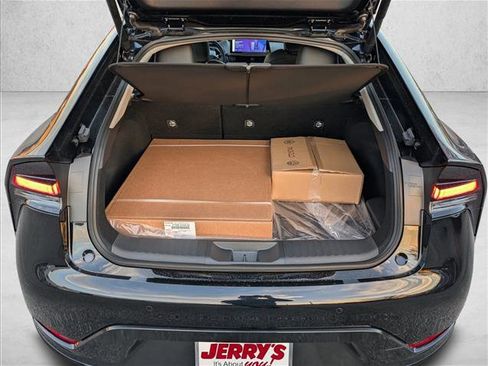 New 2026 Toyota Prius SE image 8