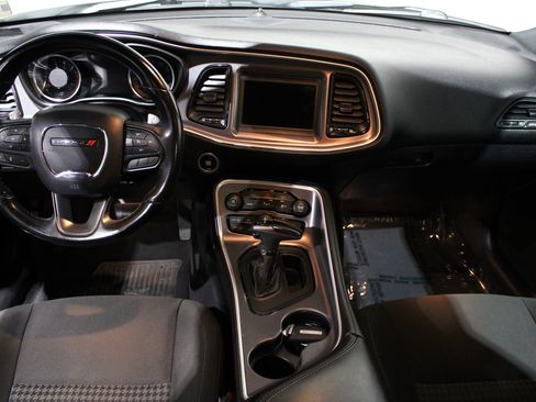 Used 2020 Dodge Challenger R/T image 31