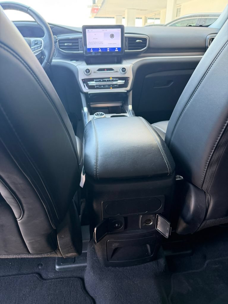 Used 2023 Ford Explorer XLT w/ Equipment Group 202A AWD/4WD image 19
