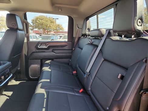 Used 2024 GMC Sierra 2500 Denali w/ Denali Reserve Package image 10