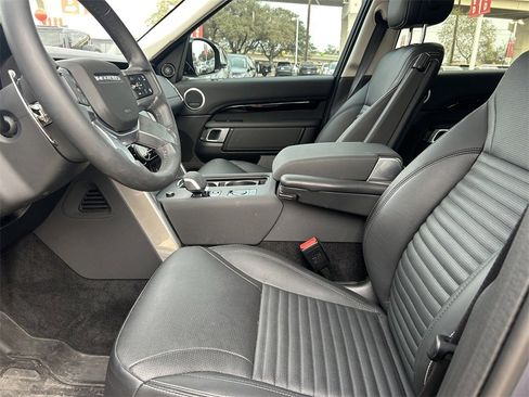 Used 2024 Land Rover Discovery S image 12