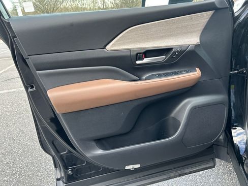 Certified 2024 Toyota Grand Highlander Platinum image 18