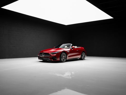Used 2022 Mercedes-Benz SL 55 AMG 4MATIC w/ Driver Assistance Package image 88
