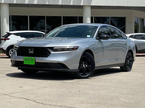 Used 2025 Honda Accord SE image 1