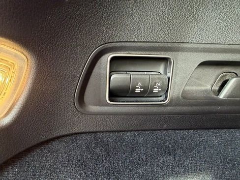 Used 2024 Mercedes-Benz GLS 450 4MATIC image 37