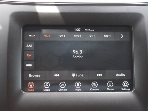 Used 2021 Jeep Cherokee Latitude Plus w/ Sun & Sound Group AWD/4WD image 27