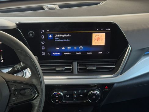 Used 2025 Chevrolet Trax LT image 17