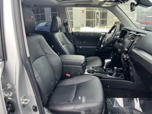 Used 2024 Toyota 4Runner TRD Off-Road Premium image 27