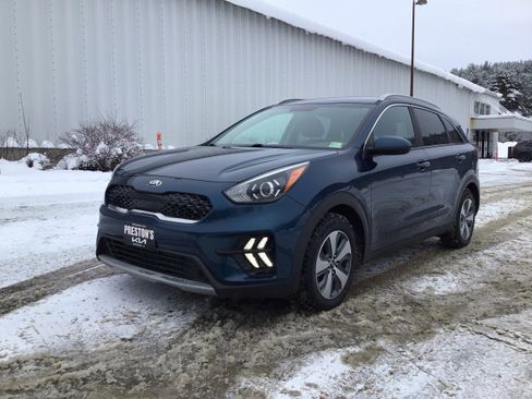 Used 2020 Kia Niro LX image 3