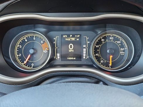 Used 2016 Jeep Cherokee Sport image 11