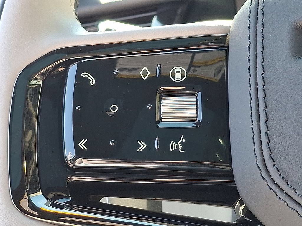 Certified 2026 Land Rover Range Rover Velar S AWD/4WD image 16
