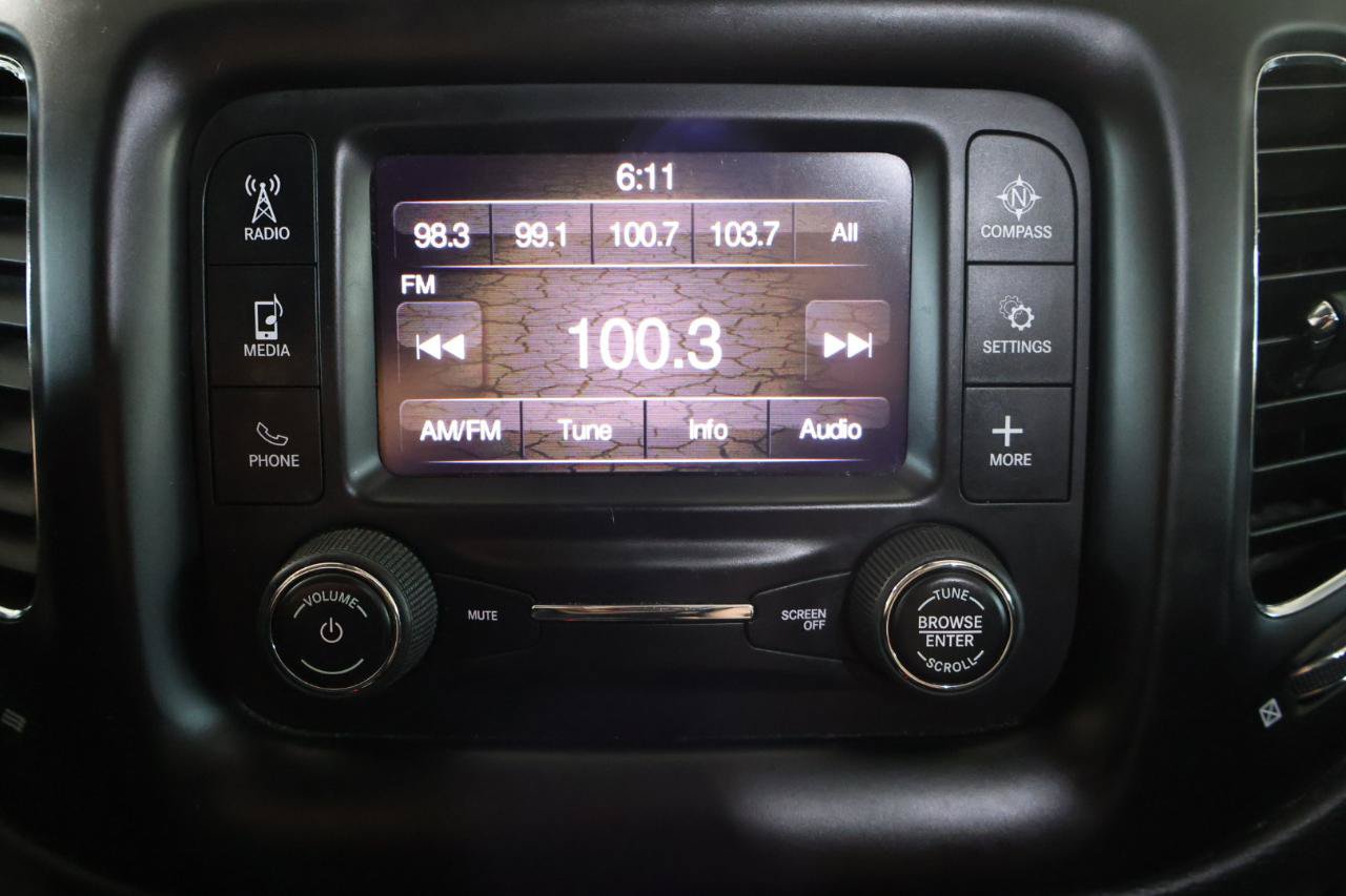 Used 2018 Jeep Compass Latitude FWD image 32