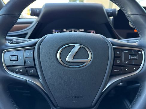 Certified 2025 Lexus ES 350 w/ Premium Package FWD image 26