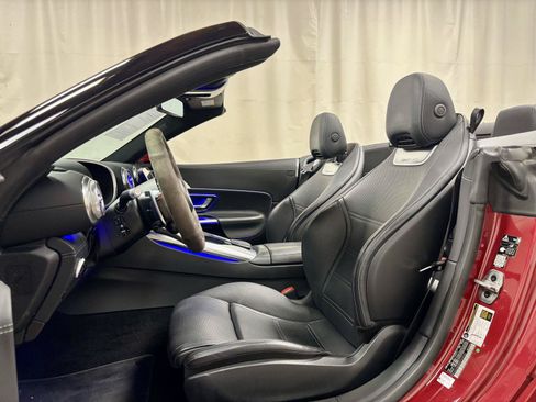 Used 2022 Mercedes-Benz SL 55 AMG 4MATIC w/ Driver Assistance Package image 20