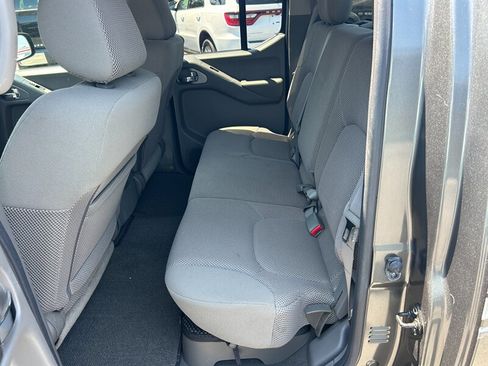 Used 2008 Nissan Frontier SE w/ SE Value Truck Pkg AWD/4WD image 10