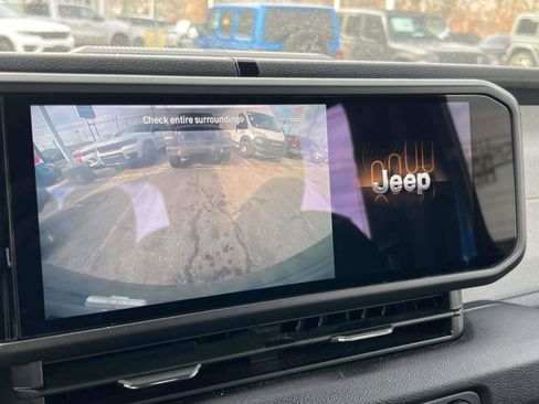 Used 2024 Jeep Wrangler Sport image 16