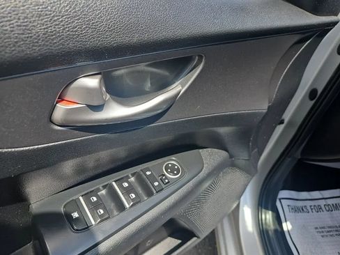 Used 2019 Kia Forte LXS FWD image 17