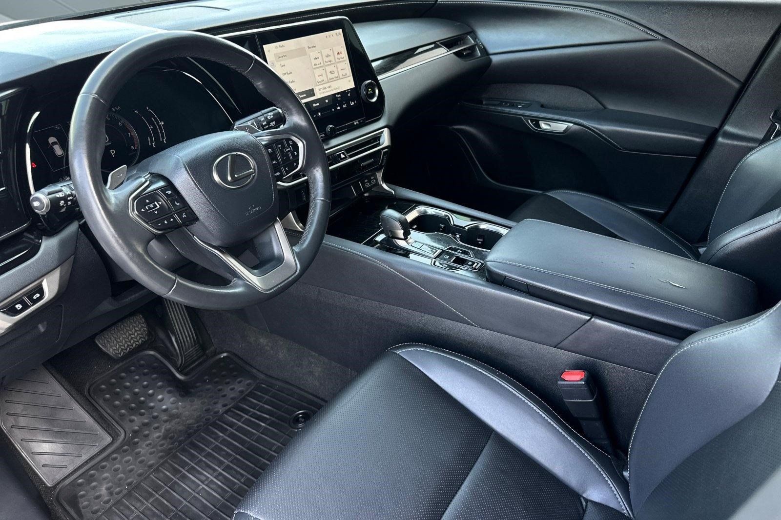 Used 2024 Lexus RX 350 FWD w/ Technology Package image 4