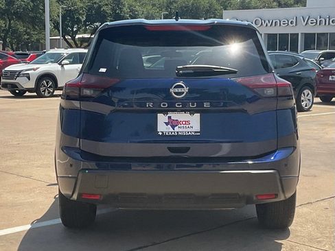 Used 2025 Nissan Rogue SV FWD image 5