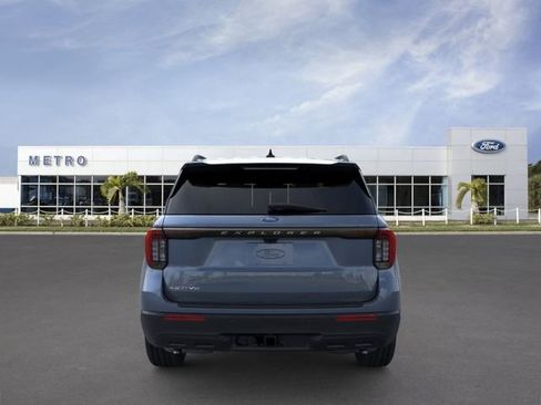 New 2026 Ford Explorer Active RWD image 5