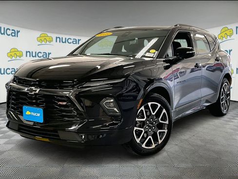 Used 2025 Chevrolet Blazer RS w/ Driver Confidence II Package image 3