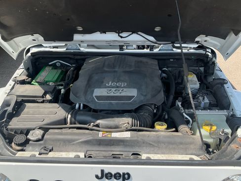 Used 2012 Jeep Wrangler Unlimited Sahara AWD/4WD image 24