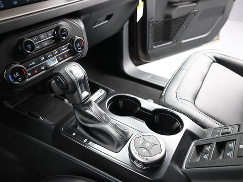 New 2026 Ford Bronco Outer Banks image 16