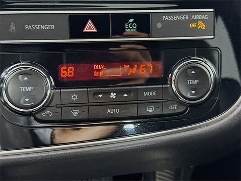 Used 2019 Mitsubishi Outlander GT image 16