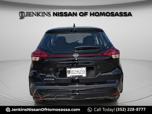 New 2025 Nissan Kicks Play S image 5