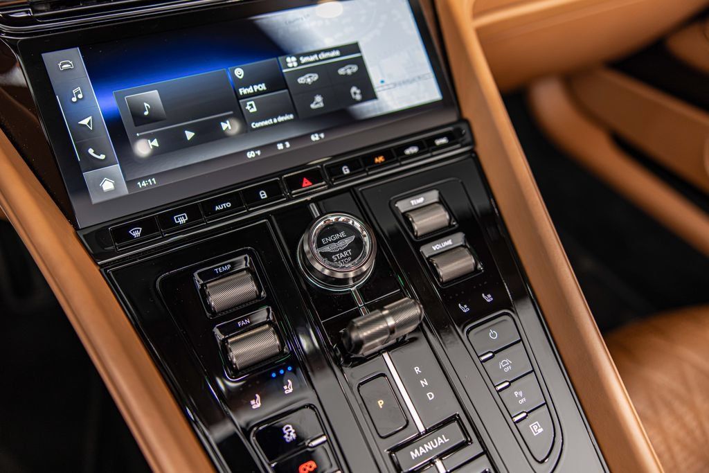 Used 2025 Aston Martin DB12 Convertible RWD image 27