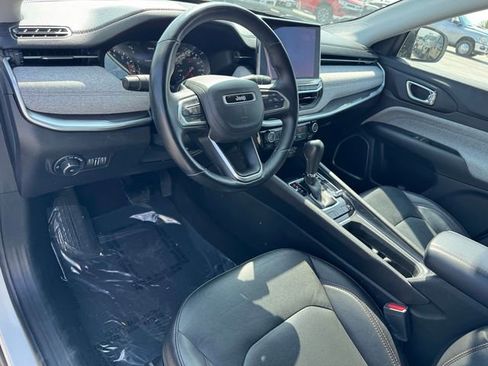 Used 2022 Jeep Compass Latitude image 11