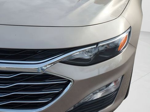 Used 2025 Chevrolet Malibu LT image 10