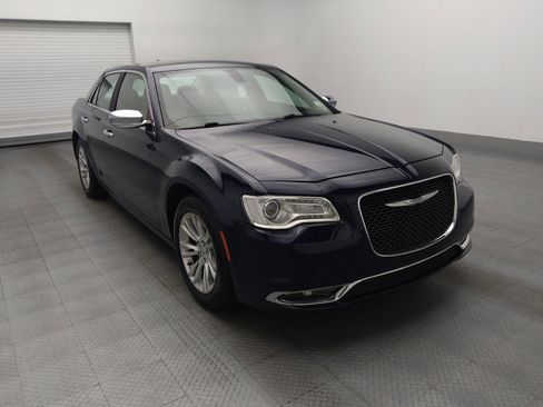 Used 2016 Chrysler 300 C image 13