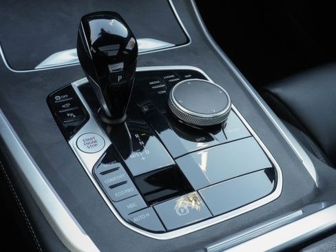 Certified 2022 BMW X5 xDrive40i w/ M Sport Package image 24