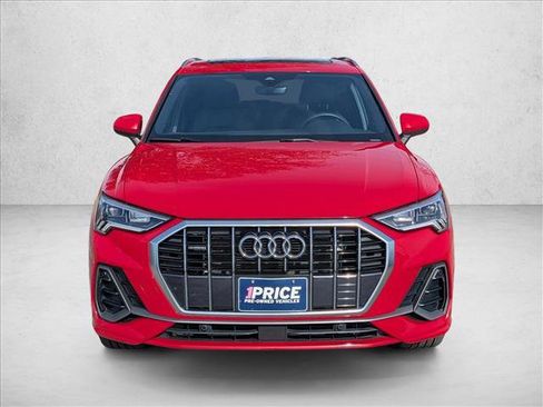 Used 2025 Audi Q3 2.0T Premium image 2