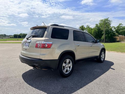 Used 2010 GMC Acadia SLE FWD image 3