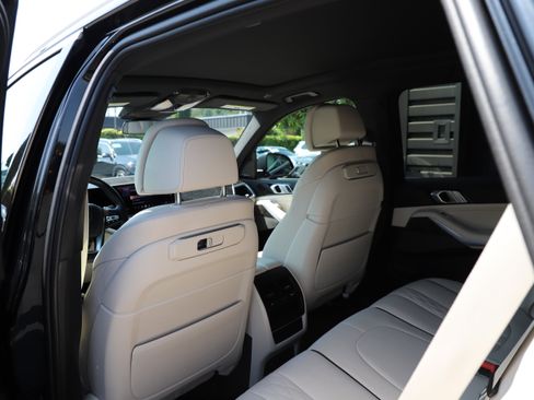 Used 2024 BMW X5 xDrive50e w/ Premium Package AWD/4WD image 15
