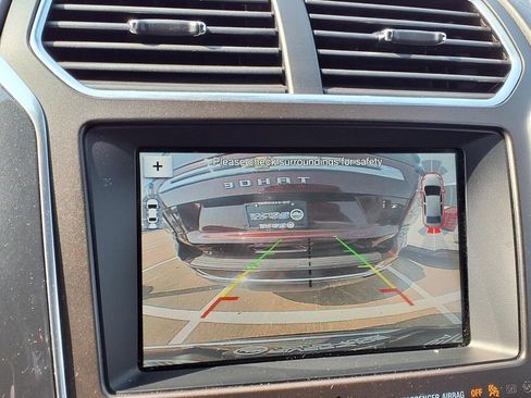 Used 2018 Ford Explorer Platinum AWD/4WD image 11