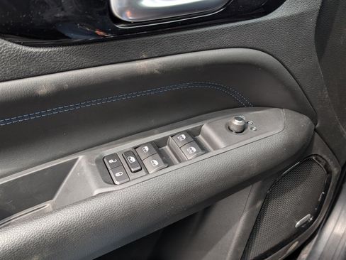 New 2025 Jeep Compass Latitude w/ Sun & Sound Group AWD/4WD image 14