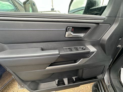 Used 2024 Toyota Tundra Platinum AWD/4WD image 21
