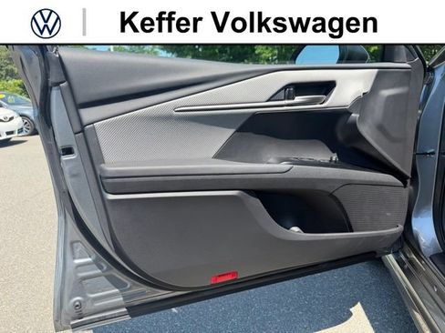 Used 2025 Toyota Camry SE FWD image 14