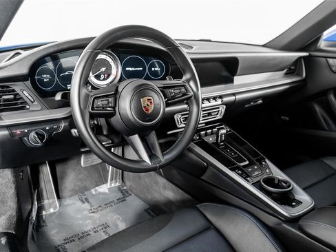 Used 2022 Porsche 911 Carrera image 2