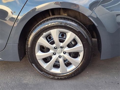 Used 2025 Toyota Corolla LE image 13