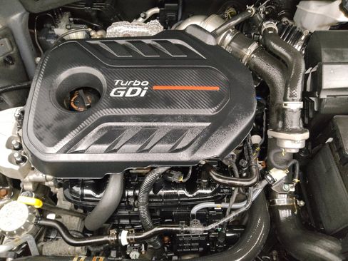 Used 2020 Hyundai Santa Fe Limited AWD/4WD image 30