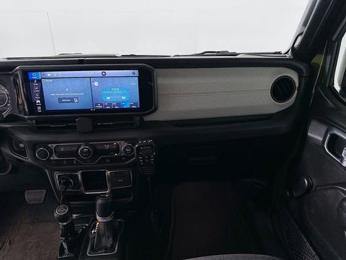 Used 2024 Jeep Wrangler Sport image 19