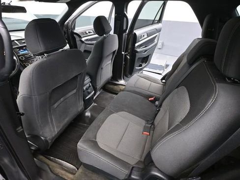 Used 2017 Ford Explorer XLT AWD/4WD image 32