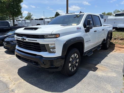 Used 2024 Chevrolet Silverado 2500 Custom w/ Custom Value Package AWD/4WD image 3