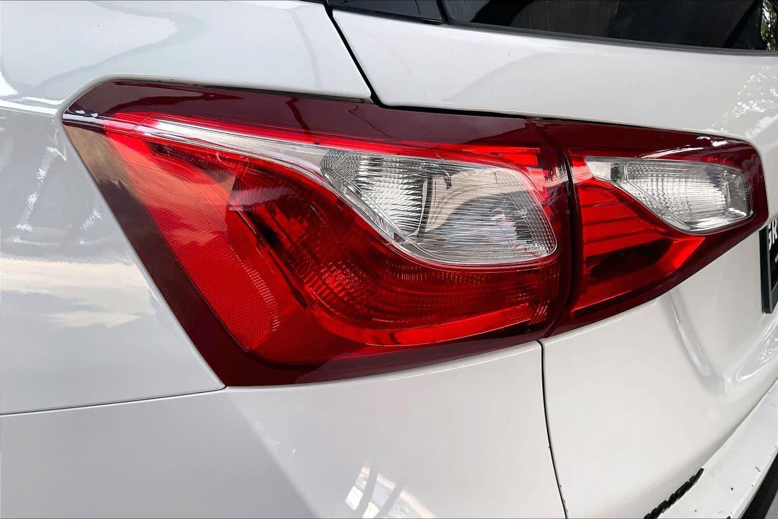 Used 2021 Chevrolet Equinox LS w/ LPO, Blackout Package FWD image 28