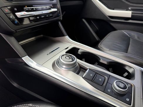 Used 2020 Ford Explorer Limited w/ Class III Trailer Tow Package image 32