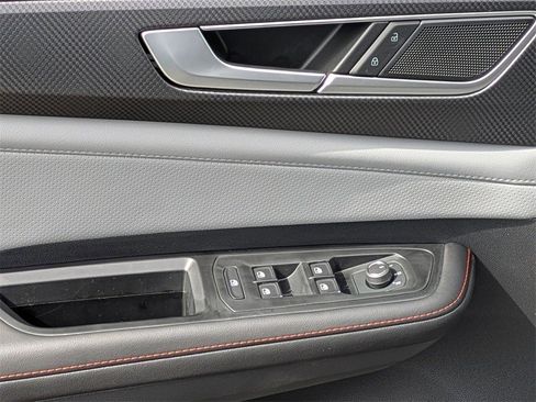 New 2025 Volkswagen Atlas Peak Edition SE image 11